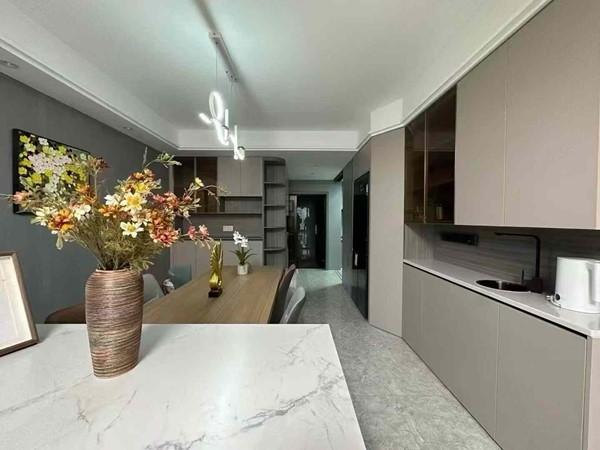 出售高新五路 吾悦华府有本 三室 精装修领包入住 二手房