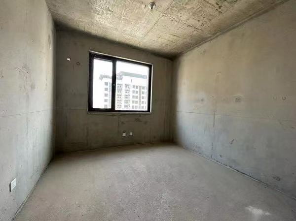 出售吾悦广场三室 好楼层 中间楼层 采光通透 南向落地阳