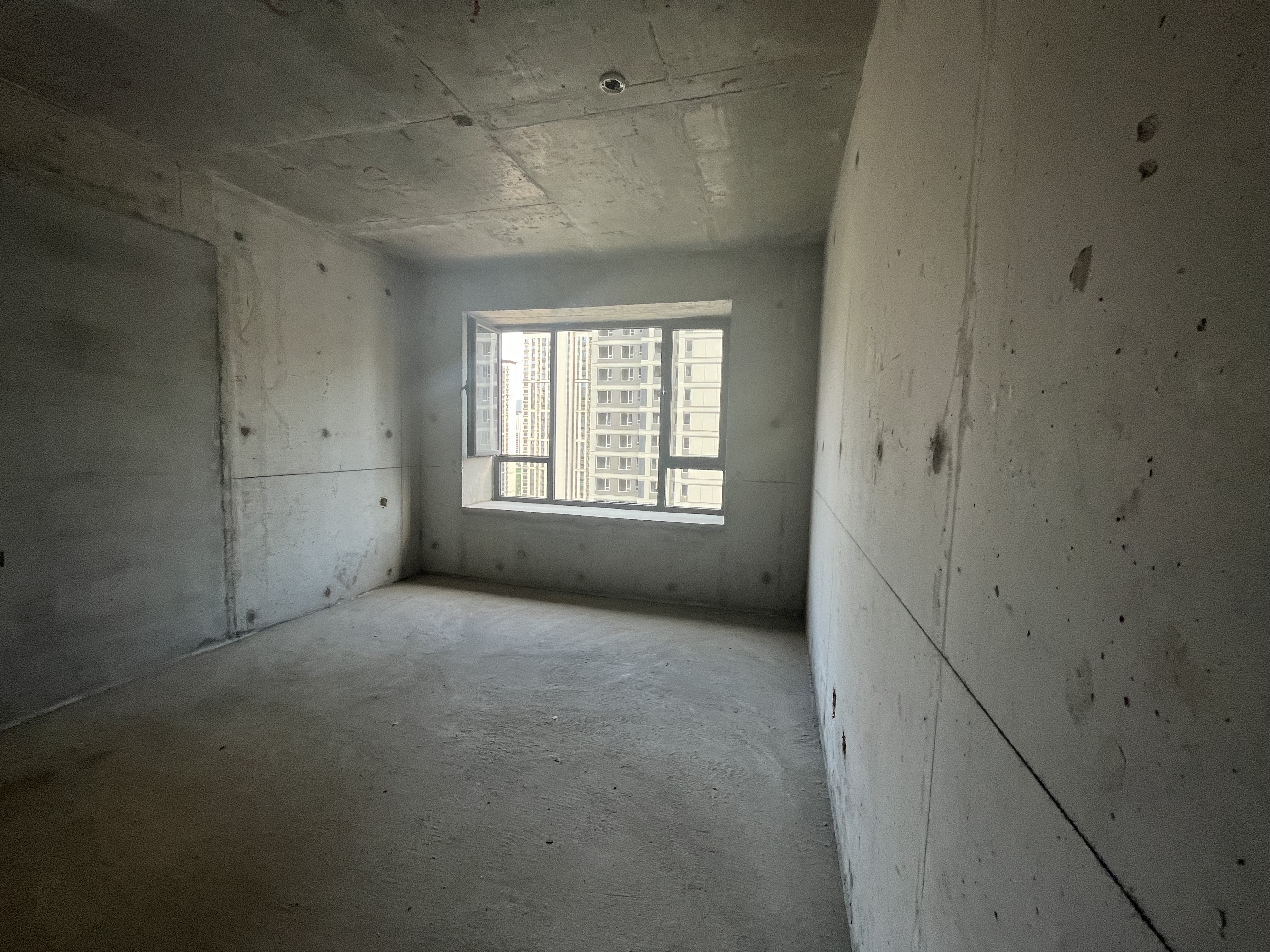 宝鸡二手工抵房 宝鸡聚丰高新首府三室 比售楼部便宜10万起