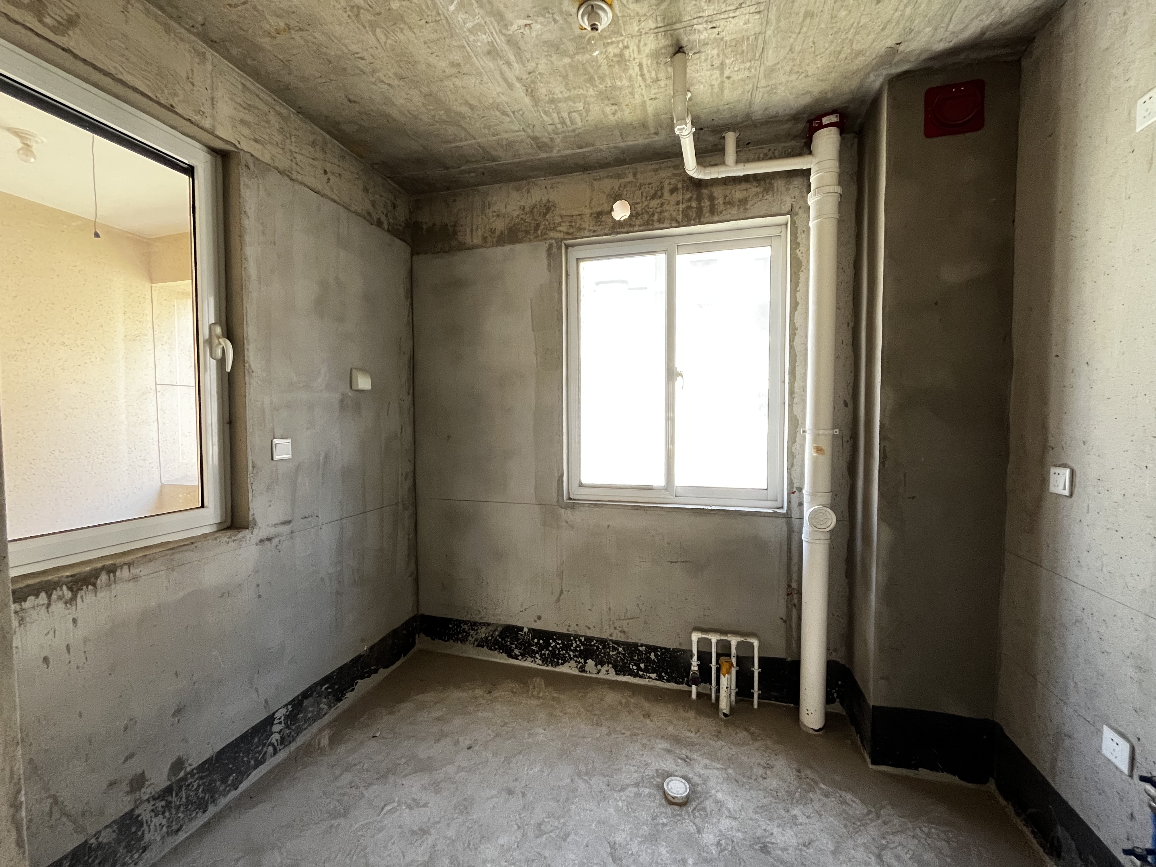 宝鸡二手工抵房 宝鸡高新首府二期三室 比售楼部便宜10万起