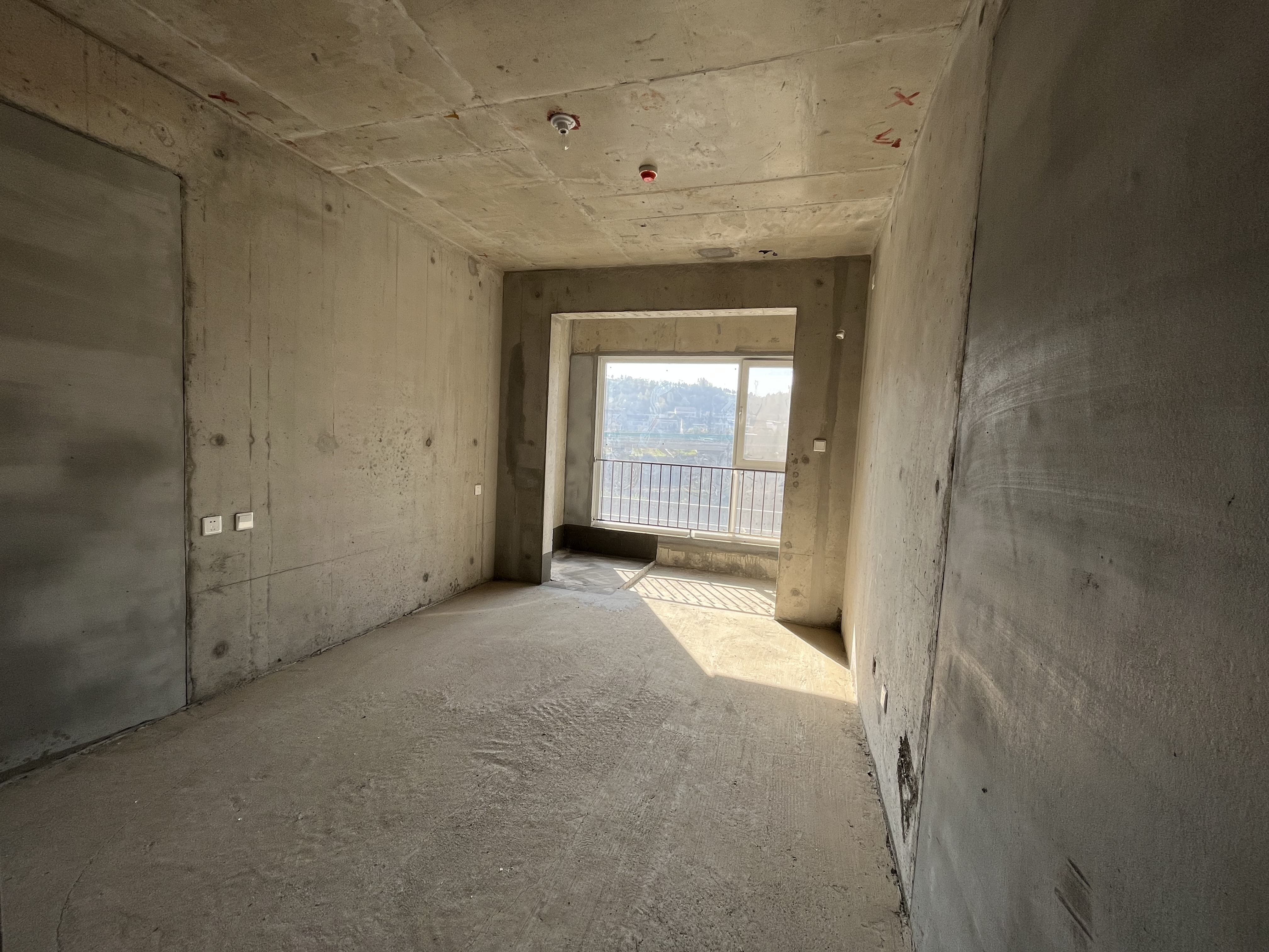 宝鸡二手工抵房 宝鸡轩苑雍华公馆四室 比售楼部便宜10万起